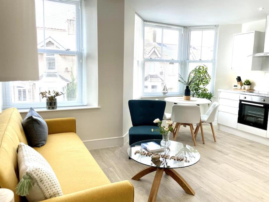 Luxury Porthcawl 1 Bedroom Apt, Prime Location Exterior photo